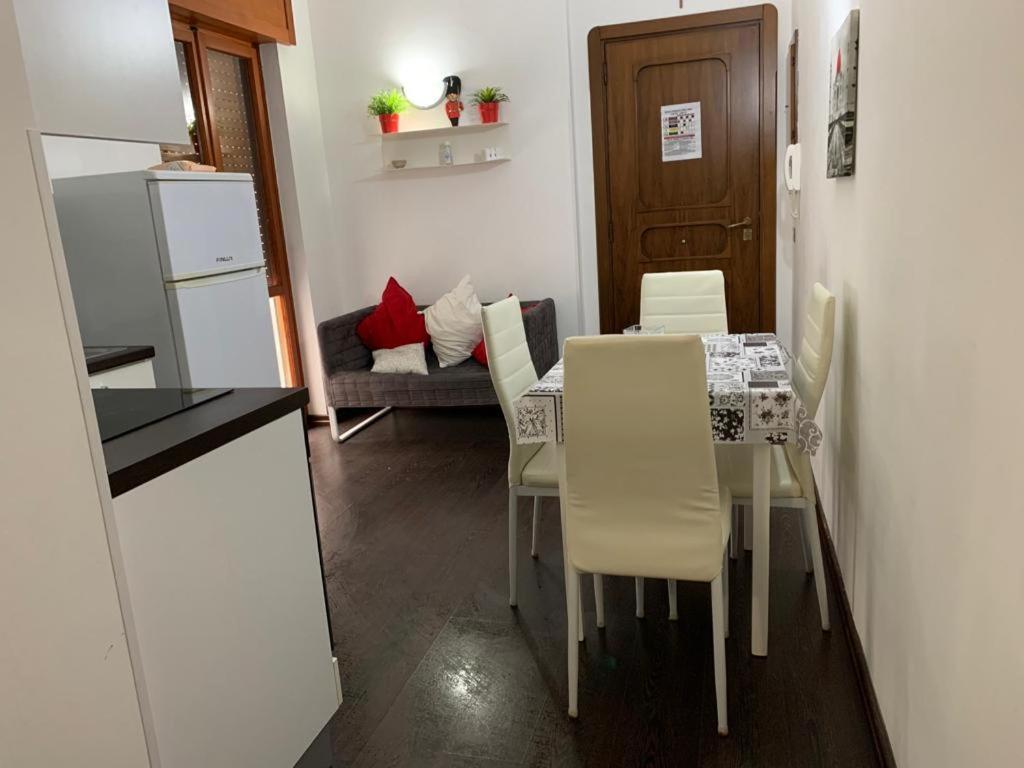 Urbanflat Salento Apartment เลชเช ภายนอก รูปภาพ
