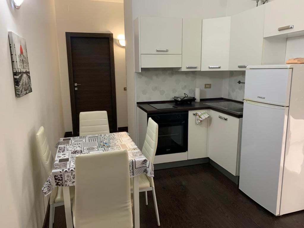 Urbanflat Salento Apartment เลชเช ภายนอก รูปภาพ