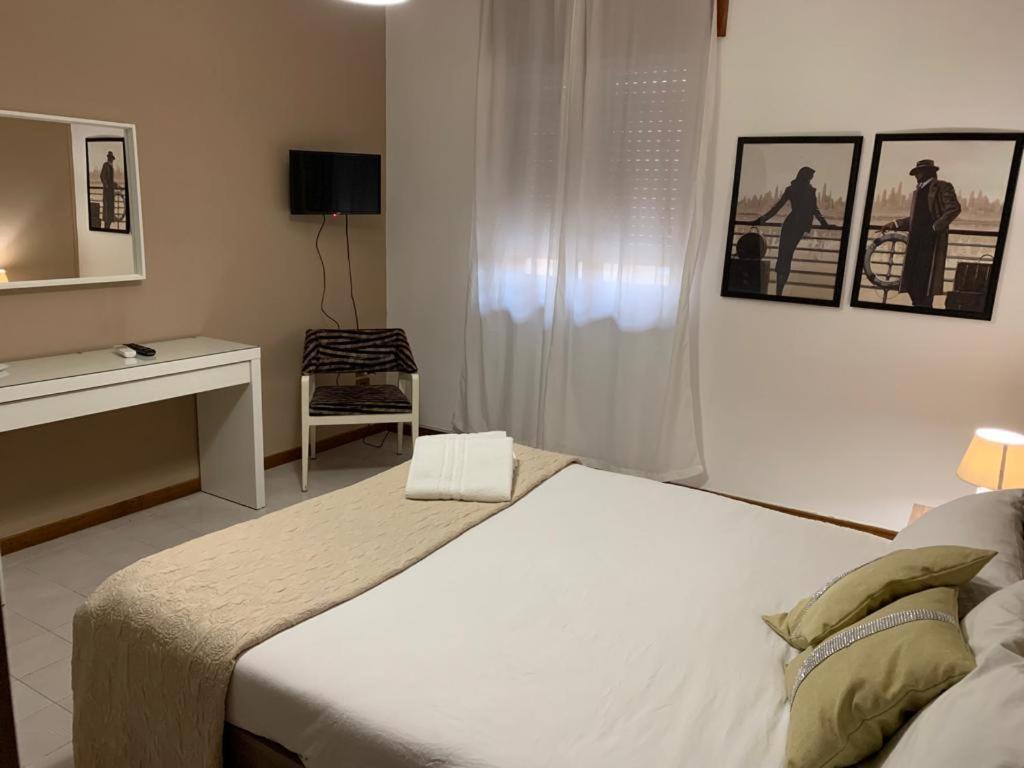 Urbanflat Salento Apartment เลชเช ภายนอก รูปภาพ